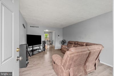 /international/us/10-mitnick-court-baltimore-md-110119318104/