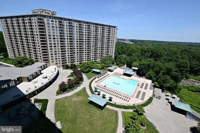 /international/us/5225-pooks-hill-road-bethesda-md-110106849213/