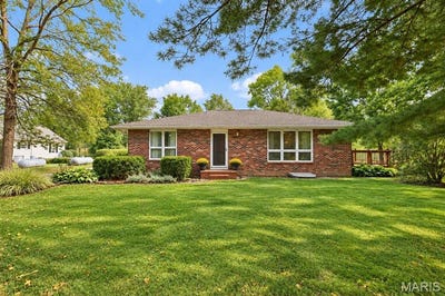 /international/us/5831-redbud-ln-edwardsville-il-110110256056/