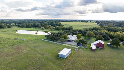/international/us/2030-hertel-rd-schulenburg-tx-110094602319/