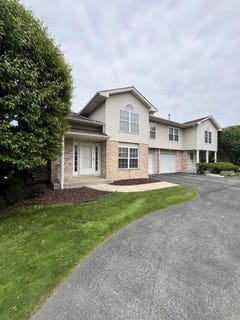 /international/us/7254-terrace-drive-justice-il-110108195244/