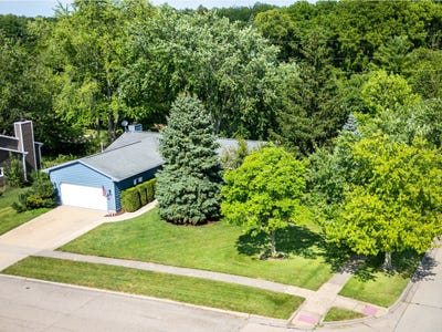 /international/us/106-wildflower-place-bloomington-il-110109006031/