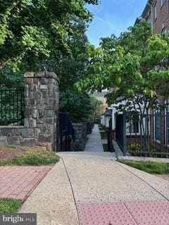 /international/us/4463a-beacon-grove-cir-fairfax-va-110100841944/