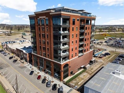 /international/us/405-n-main-street-tulsa-ok-110104330518/