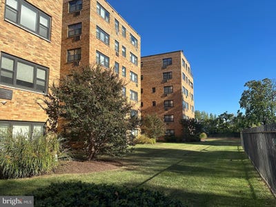 /international/us/40-old-lancaster-road-merion-station-pa-110107856002/