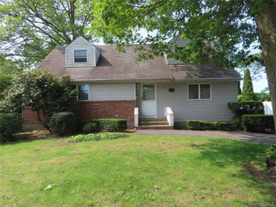 /international/us/120-cerny-place-west-islip-ny-110109064772/