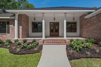 /international/us/8975-sage-forest-ln-pace-fl-110120004363/