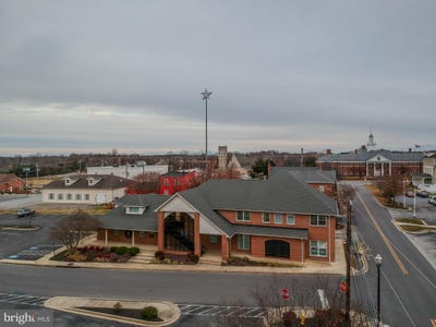 /international/us/200-howard-street-la-plata-md-110102355398/