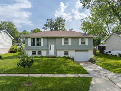 /international/us/1021-lilac-lane-cedar-falls-ia-110101474764/?lang=en