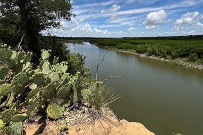 /international/us/1644-fm-1929-voss-tx-110108767543/