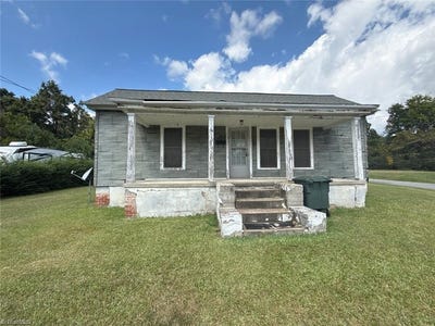 /international/us/1421-south-avenue-eden-nc-110120424828/
