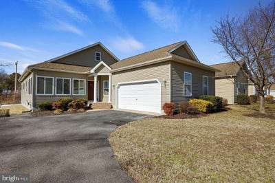 /international/us/15-little-birch-drive-milford-de-110107210138/