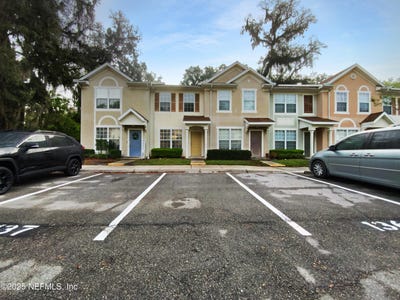 /international/us/3517-twisted-tree-lane-jacksonville-fl-110098399732/