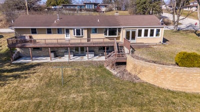 /international/us/324-hoff-st-random-lake-wi-110106931432/