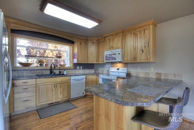 /international/us/585-s-park-boulevard-ontario-or-110100983278/?lang=en