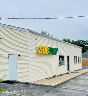 /international/us/1025-e-main-street-linn-mo-110108295906/