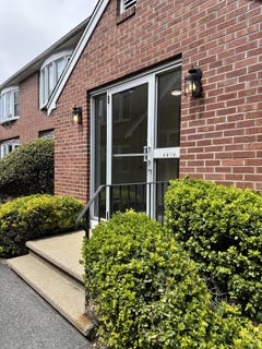 /international/us/775-w-main-street-hyannis-ma-110107698988/
