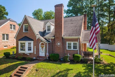 /international/us/406-s-main-st-lawrenceville-va-110109980866/