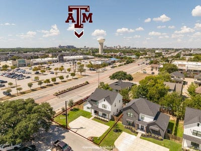 /international/us/101-sterling-street-college-station-tx-110110327613/