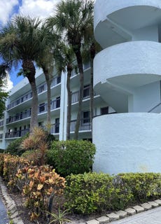 /international/us/6698-10th-avenue-n-lake-worth-fl-110108948333/