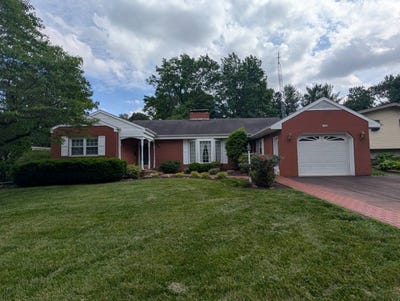 /international/us/2204-sunny-ln-lawrenceville-il-110108578840/