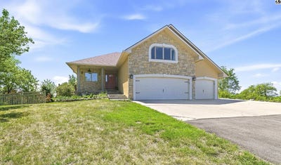 /international/us/10205-riviera-cir-hutchinson-ks-110108302143/