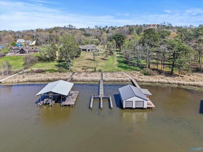 /international/us/15-pine-dale-drive-guntersville-al-110106529311/