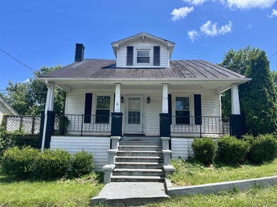 /international/us/1112-butler-st-staunton-va-110097344820/