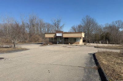 /international/us/641-route-32-montville-ct-110106337630/