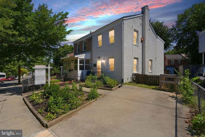 /international/us/4608-bass-place-se-washington-dc-110108540567/
