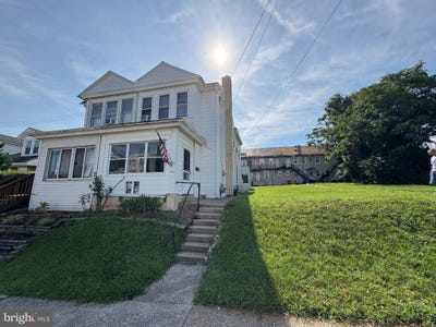 /international/us/709-dekalb-street-bridgeport-pa-110101362722/