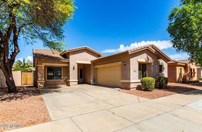 /international/us/17438-w-papago-street-goodyear-az-110110366673/