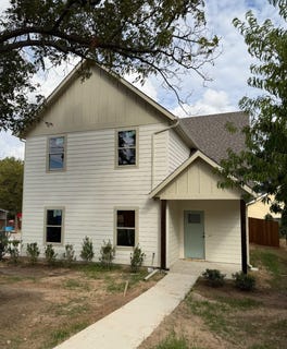 /international/us/201-s-cates-street-decatur-tx-110120058492/