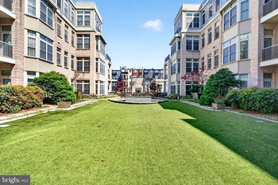 /international/us/1209-n-charles-street-baltimore-md-110107336719/