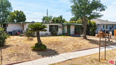 /international/us/13124-montford-st-pacoima-ca-110108583912/