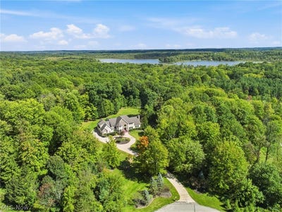 /international/us/11955-epping-trail-chardon-oh-110110196111/