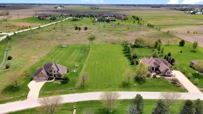 /international/us/10127-w-tall-grass-lane-monee-il-110107627139/