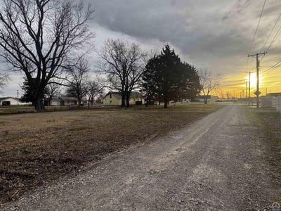 /international/us/n-9th-st-osage-city-ks-110106616224/