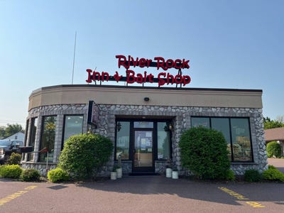 /international/us/highway-2-lake-shore-drive-ashland-wi-110108848604/