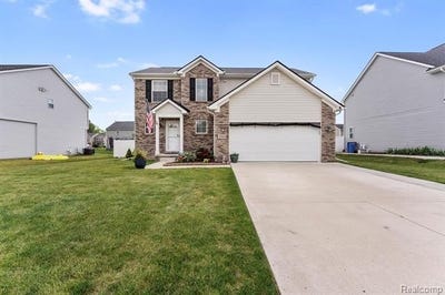 /international/us/2066-monohan-drive-frenchtown-twp-mi-110110276664/