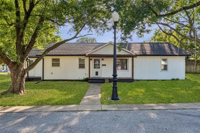 /international/us/1001-e-ashland-avenue-indianola-ia-110119787832/