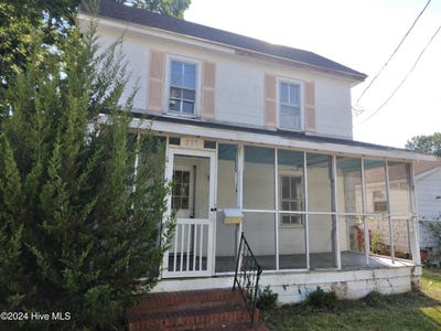 /international/us/217-e-broad-street-elizabeth-city-nc-110096206647/