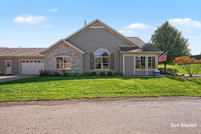 /international/us/1201-riverview-drive-holland-mi-110120773034/
