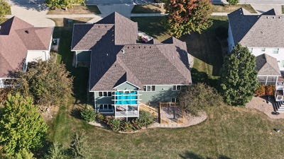/international/us/2308-suncrest-drive-ames-ia-110094960984/