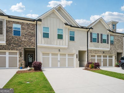 /international/us/5052-silver-fox-trail-oakwood-ga-110107911571/