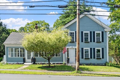 /international/us/124-southbridge-rd-warren-ma-110120576895/