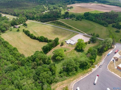 /international/us/1056-county-highway-35-hamilton-al-110089406534/