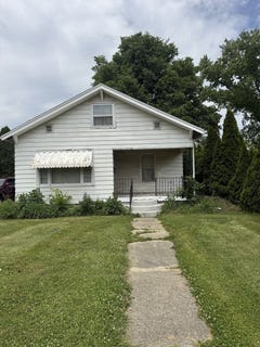 /international/us/1105-lincoln-avenue-charleston-il-110108437614/