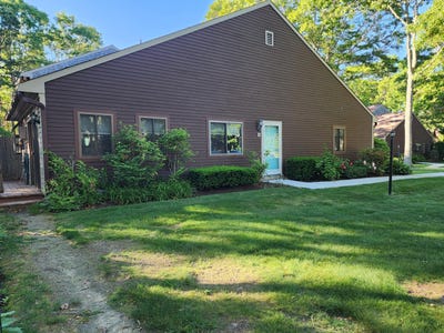 /international/us/10-roundhouse-road-buzzards-bay-ma-110108772476/