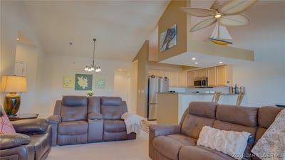 /international/us/68-lighthouse-road-lake-ozark-mo-110097754799/